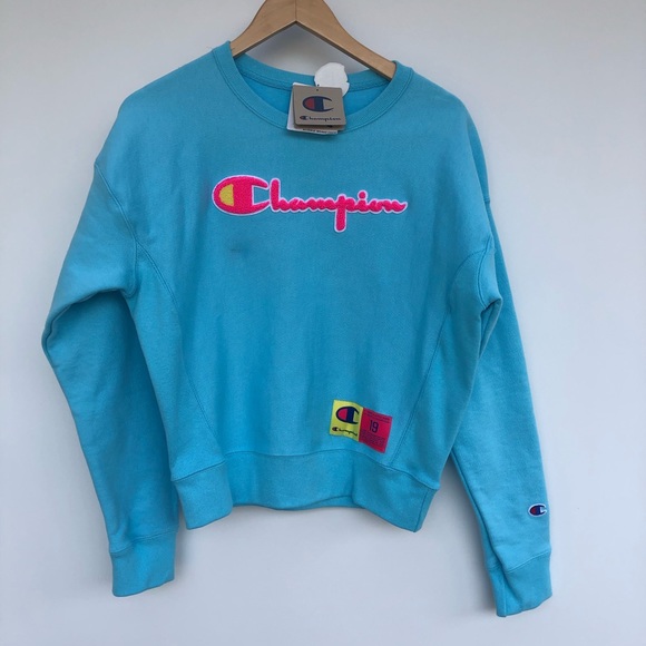 Champion Sweaters - NWT Champion Women Pink Champion Script Crewneck S